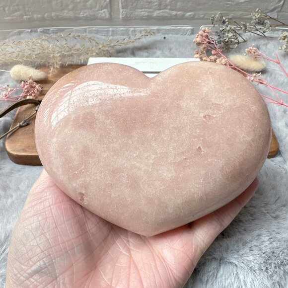 Beautiful Large Pink Amethyst Heart - Picture 4 of 8